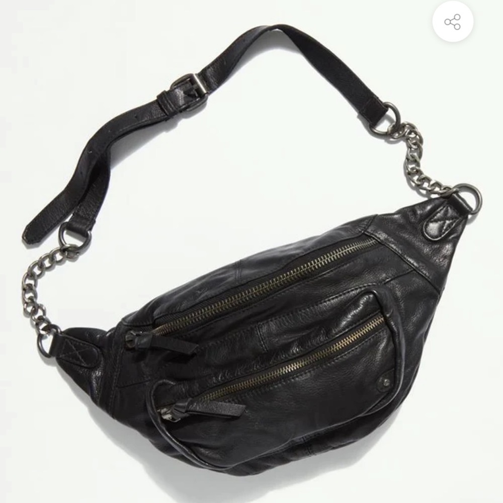 FREE PEOPLE ARCHER LEATHER SLING BLACK BAG